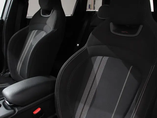 MINI Clubman 1.5 Cooper Chili Hyde Park 2018 Benzine 11