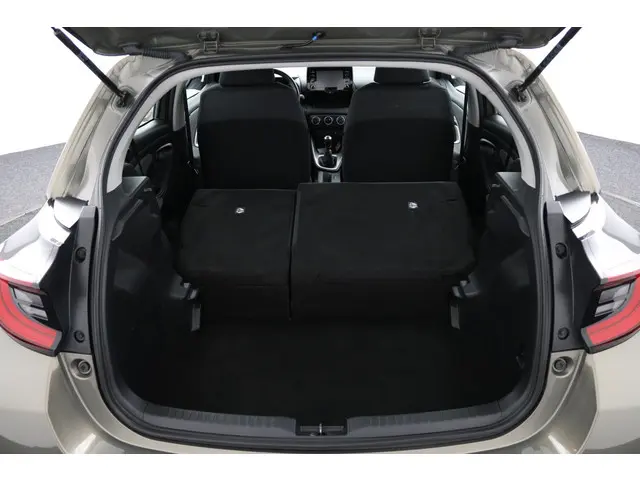 Toyota Yaris 1.5 VVT-i Dynamic 2021 Benzine 25