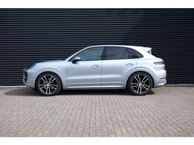 Porsche Cayenne 3.0 E-Hybrid 2023 Hybride Benzine 9