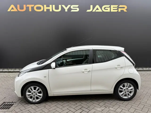 Toyota Aygo 1.0 VVT-i x-wave|Camera 2017 Benzine 4