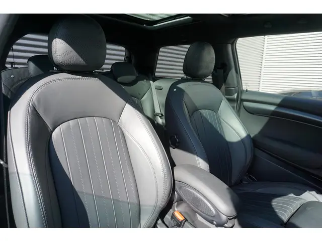 MINI 3-Deurs Cooper S 2021 Benzine 8