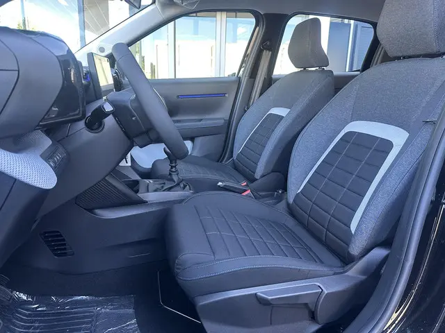 Citroën C3 1.2 Turbo 100pk Plus 2025 Benzine 10