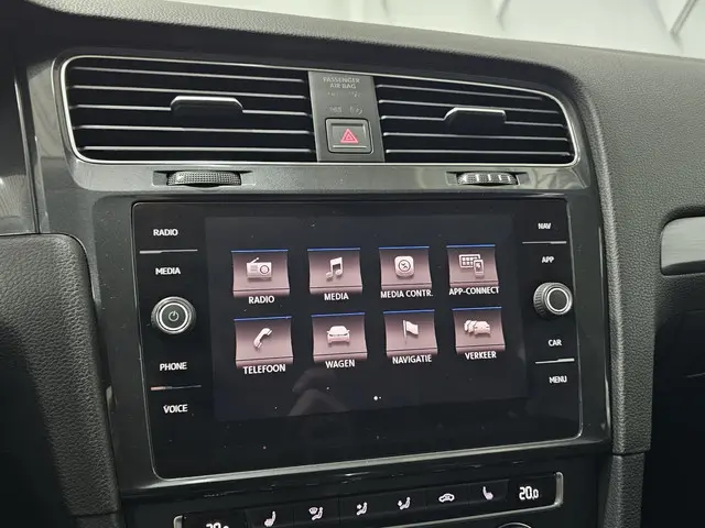 Volkswagen Golf 1.4 TSI Highline R Line 2017 Benzine 28