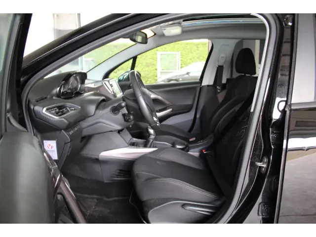 Peugeot 2008 1.2 PureTech Style 2015 Benzine 19