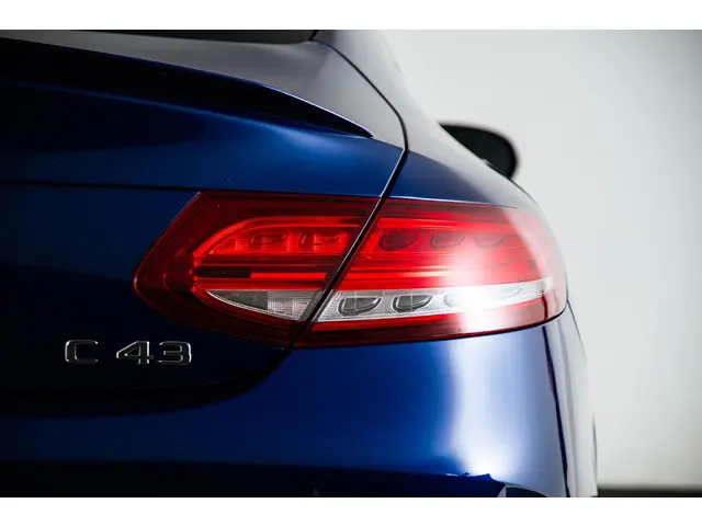 Mercedes-Benz C-Klasse Coupé AMG 43 4MATIC 2018 Benzine 36