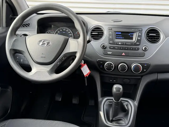 Hyundai i10 1.0i i-Motion 2017 Benzine 10