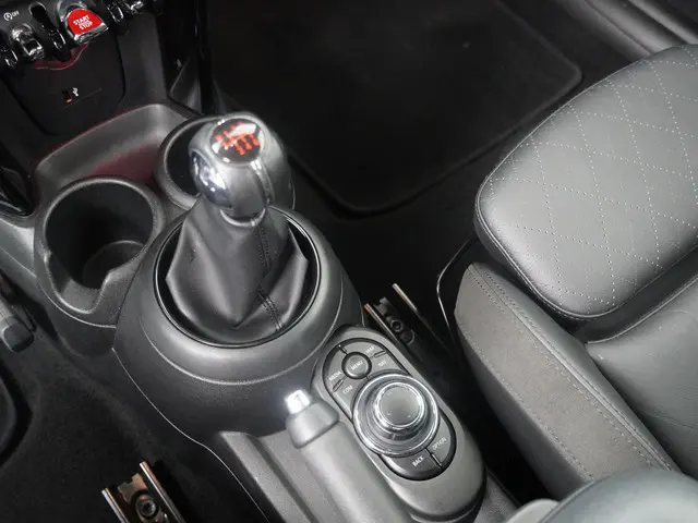 MINI 3-Deurs Cooper 2022 Benzine 15