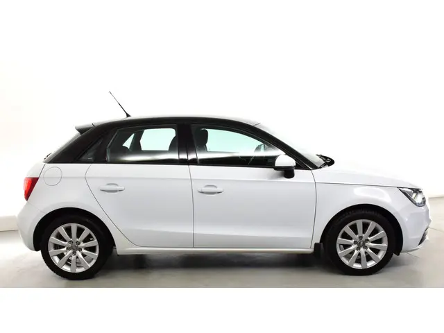 Audi A1 1.2 TFSI Sportback: 2014 Benzine 18