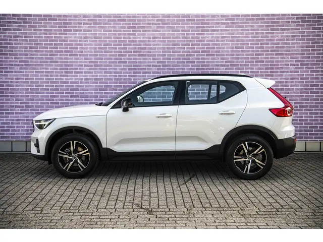 Volvo XC40 2.0 B4 Plus Dark 2024 Benzine 4