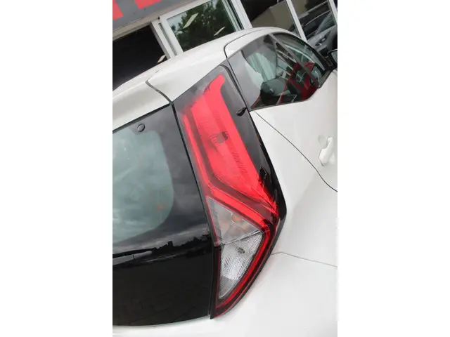 Toyota Aygo 1.0 VVT-i x-play 2020 Benzine 9