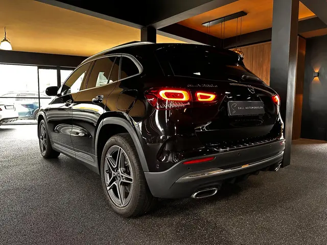 Mercedes-Benz GLA 250 e AMG Line 2023 Hybride Benzine 5