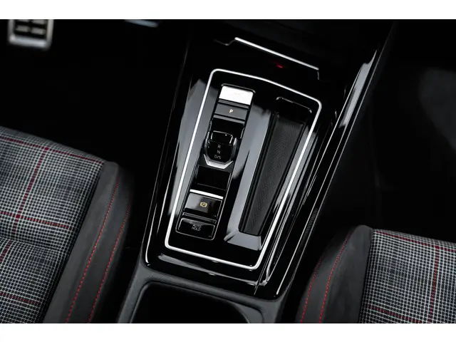 Volkswagen Golf 8.5 2.0 TSI GTI 2024 Benzine 15
