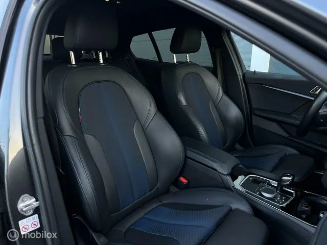 BMW 1 Serie 118i M Pack Sport NAV LED LEER 2021 Benzine 20