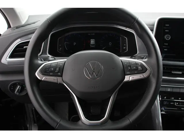 Volkswagen T-Roc 1.5 TSI 150pk DSG Style 2023 Benzine 16