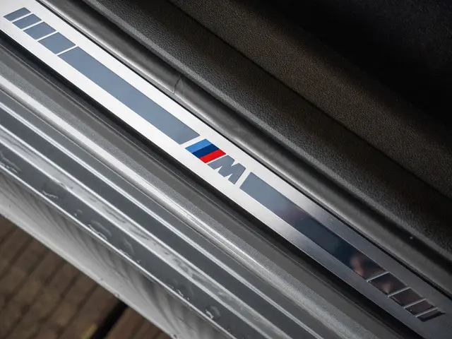 BMW 3 Serie Sedan 320i 2025 Benzine 35