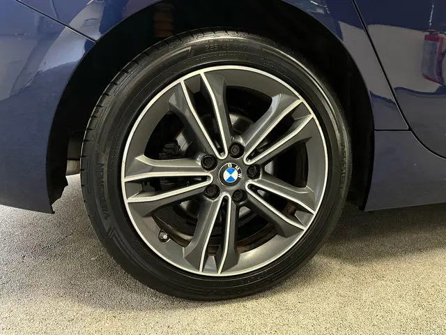 BMW 1 Serie 118i Sport Line 2020 Benzine 28