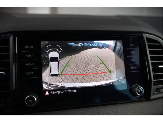 Škoda Karoq 1.5 TSI ACT Sportline Business 2021 Benzine 16
