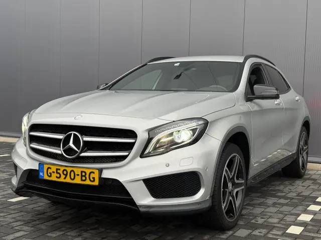 Mercedes-Benz GLA 200 Prestige AMG 2015 Benzine 15