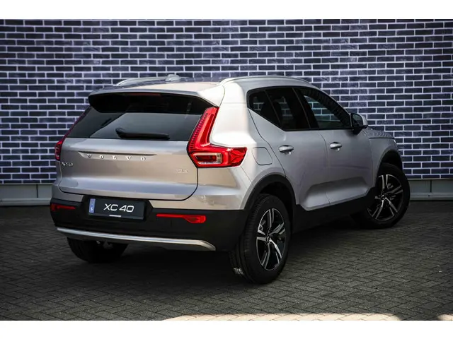 Volvo XC40 2.0 B3 Business Edition 2025 Benzine 16