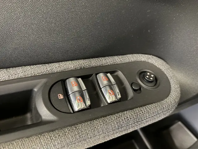 MINI Countryman 1.5 Cooper Business Edition 2020 Benzine 9