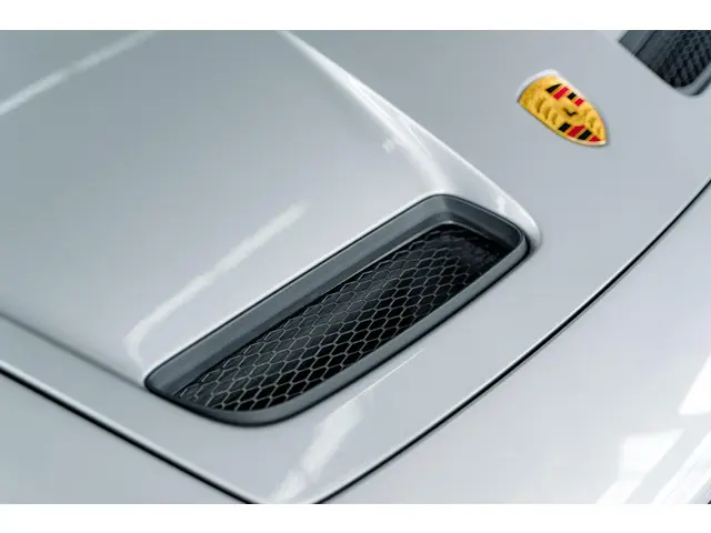 Porsche 911 4.0 GT3 Touring 2021 Benzine 28