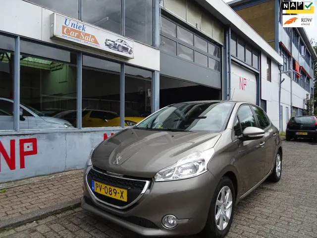 Peugeot 208 1.2 VTi Allure 2012 Benzine