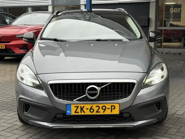Volvo V40 Cross Country 1.5 T3 Polar+ Luxury 2019 Benzine 2