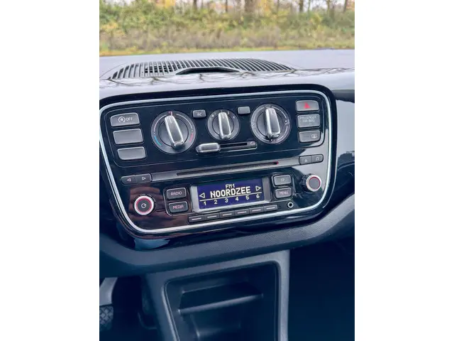 Volkswagen up! 1.0 high up! BlueMotion 2012 Benzine 9