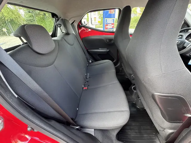 Toyota Aygo 1.0 VVT-i x 2019 Benzine 21