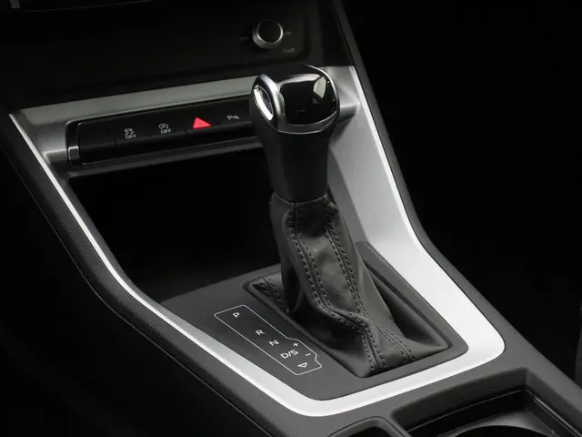 Audi Q3 35 TFSI Business Edition 2021 Benzine 35