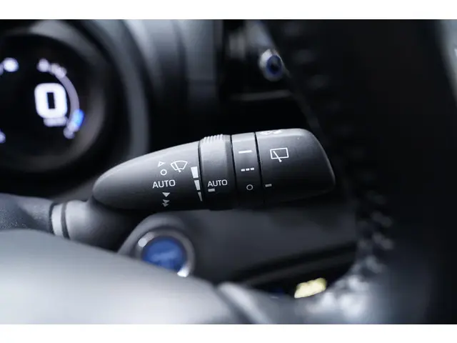 Toyota Yaris 1.5 Hybrid Dynamic 2021 Hybride Benzine 20