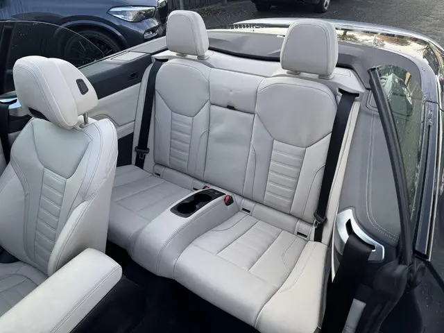 BMW 4 Serie Cabrio 420d High Executive 2022 Diesel 14