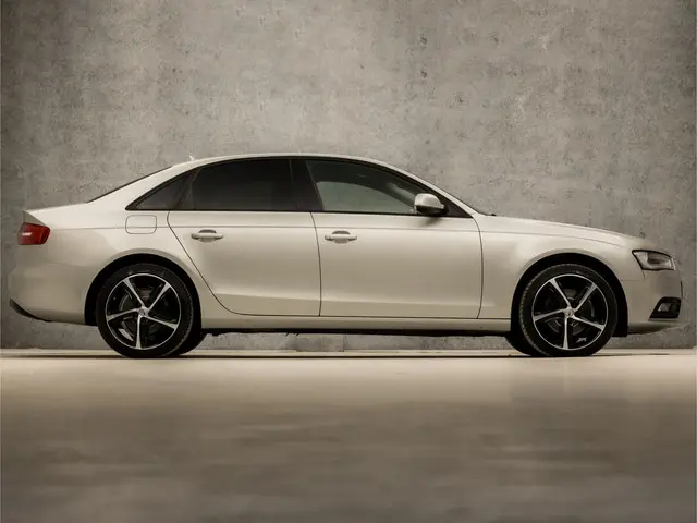 Audi A4 Limousine 1.8 TFSI Pro Line 2013 Benzine 4