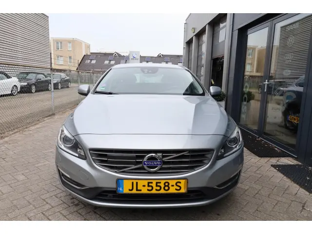 Volvo V60 2