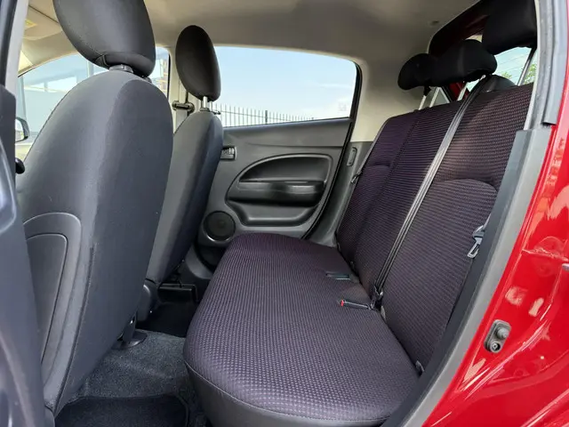 Mitsubishi Space Star 1.0 Intense 2013 Benzine 9