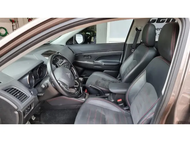 Mitsubishi ASX 1.6 Cleartec Connect Pro+ 2018 Benzine 14