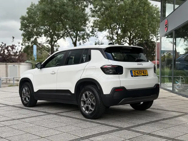 Jeep Avenger Longitude 54 kWh Aut. 2024 Elektrisch 4