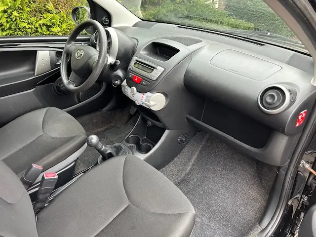Toyota Aygo 1.0 VVT-i Now 2014 Benzine 13