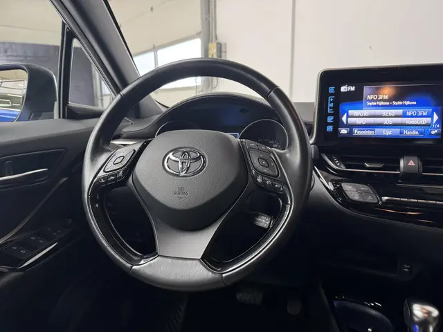 Toyota C-HR 1.8 Hybrid Bi-Tone 2018 Hybride Benzine 29