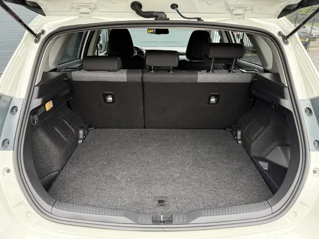 Toyota Auris 1.8 Hybrid Dynamic Go 2018 Hybride Benzine 19