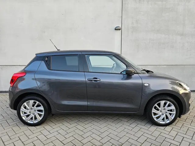 Suzuki Swift 1.2 Select Smart Hybrid 2022 Hybride Benzine 4