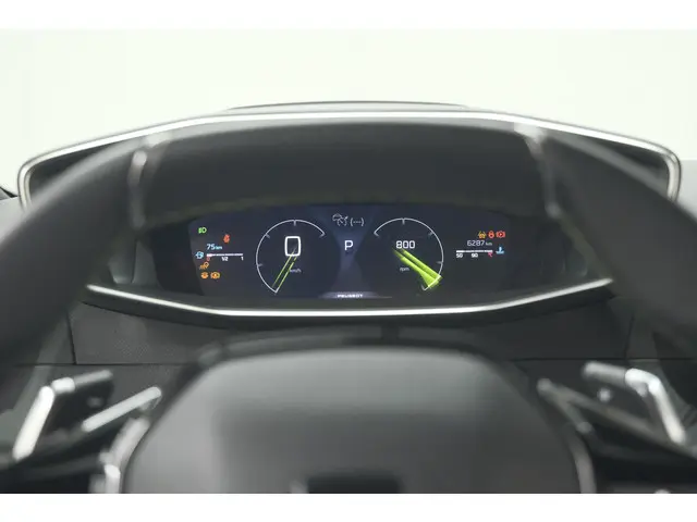 Peugeot 2008 PureTech 130 EAT8 GT 2024 Benzine 46