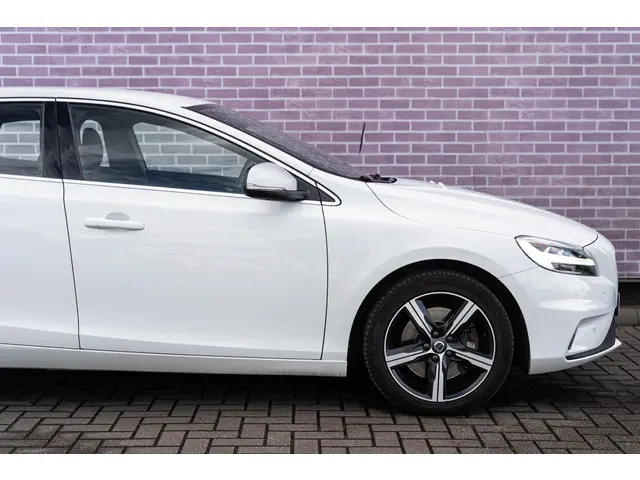 Volvo V40 1.5 T3 Polar+ Sport 2020 Benzine 8