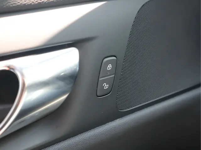 Volvo V60 2.0 B3 Momentum 2022 Benzine 46