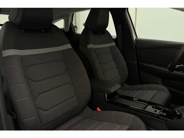 Citroën C4 1.2 Hybrid 136 Plus 2024 Hybride Benzine 15