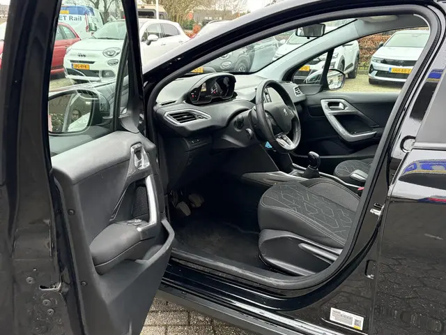 Peugeot 2008 1.2 PureTech Blue Lion 2018 Benzine 15