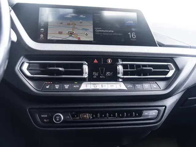 BMW 1 Serie 118i 2021 Benzine 29