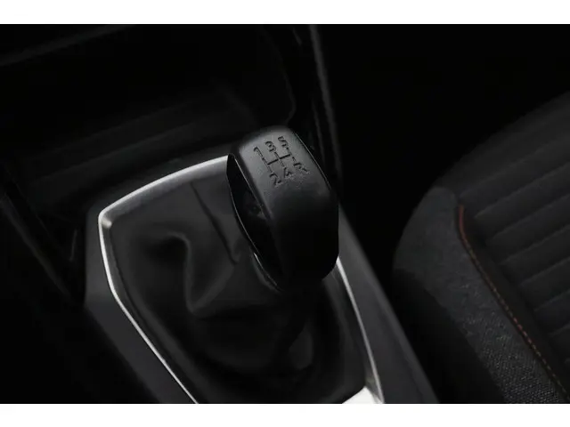 Peugeot 208 1.2 PureTech Active 2020 Benzine 24