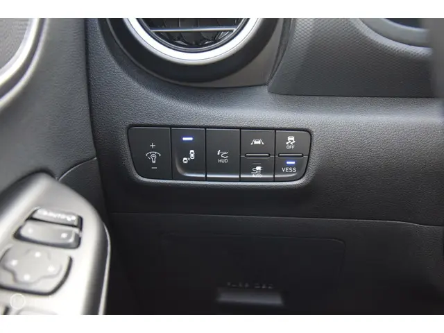 Hyundai Kona EV Premium 64 kWh + Trekhaak 2019 Elektrisch 18