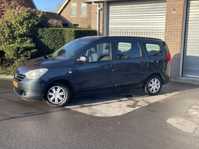 Dacia Lodgy 1.6 MPi 7p. 2013 Benzine 2